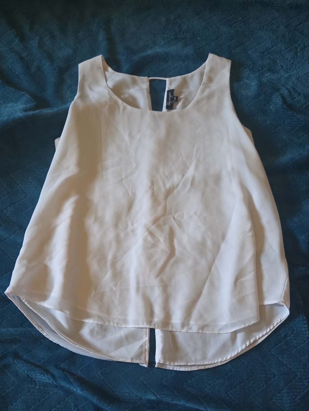 Women's White Sleeveless Layered Camisole - Classic Lightweight Top